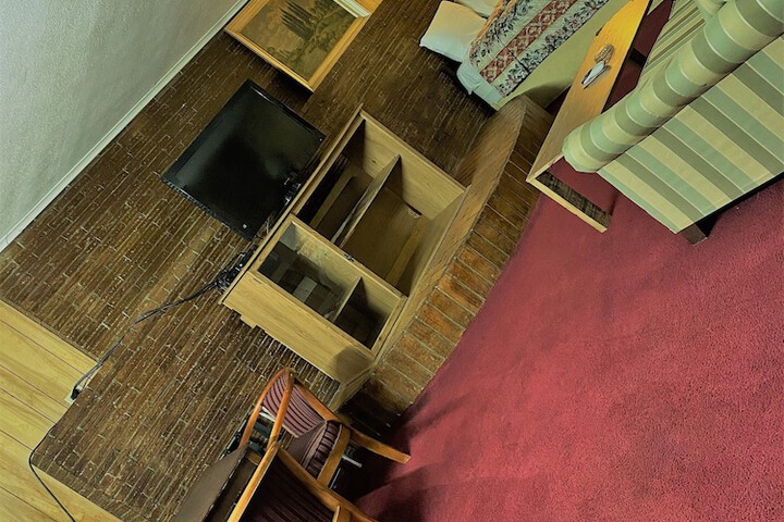 Room 26 of 37