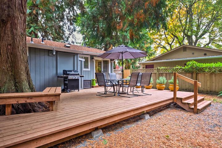 House w / Deck on Whidbey Island 1 Mi From Shore!