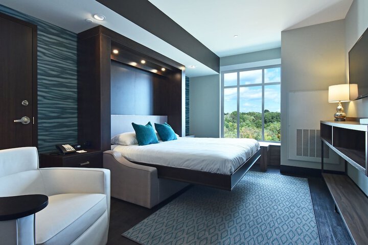 Room 11 of 30