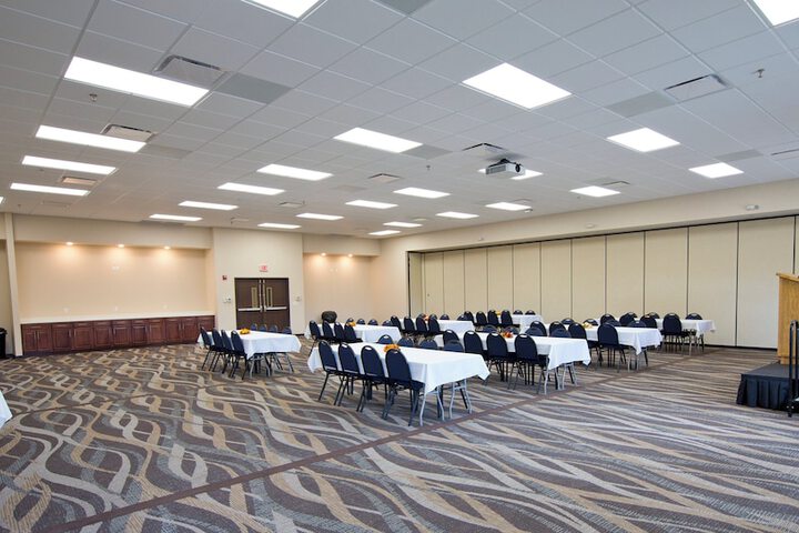 Cobblestone Inn & Suites - Boone