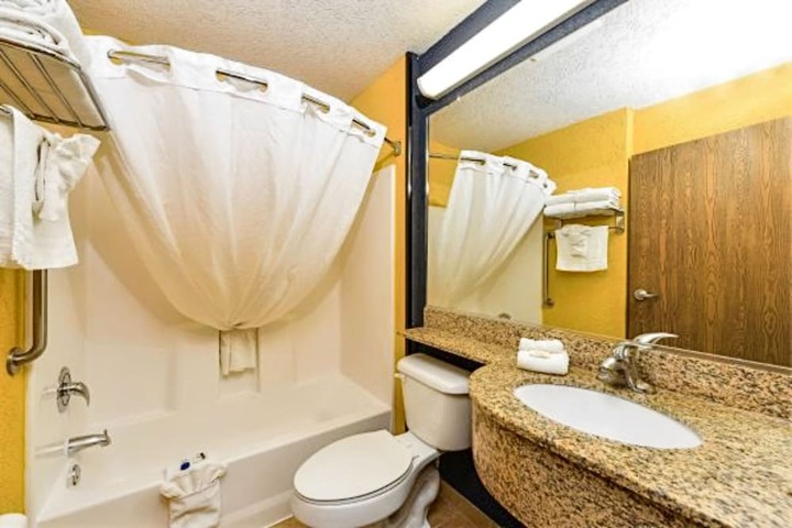 Room 14 of 25
