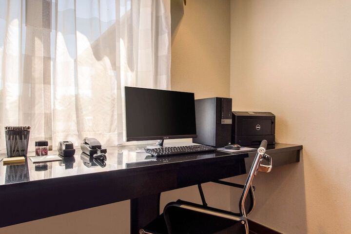 Sleep Inn & Suites Middletown - Goshen