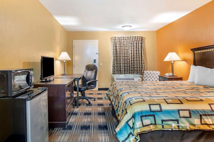 Room 22 of 28