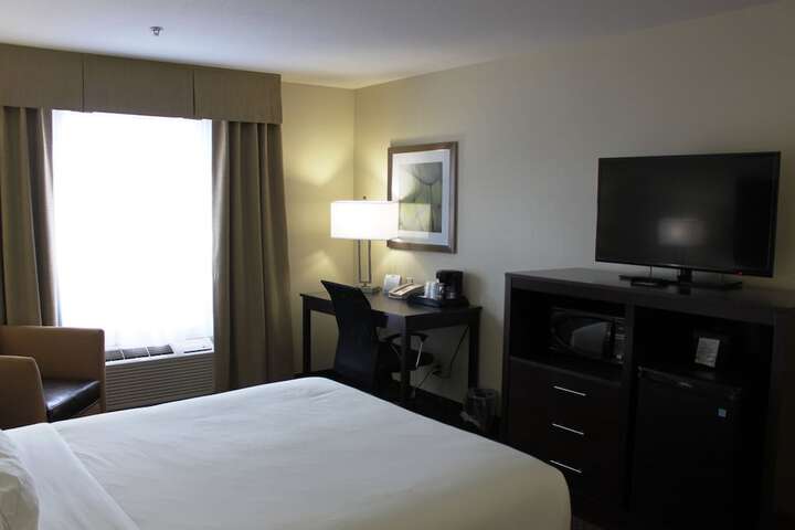 Room 14 of 36