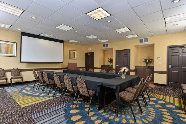 Holiday Inn Express St. Paul S - Inver Grove Hgts by IHG