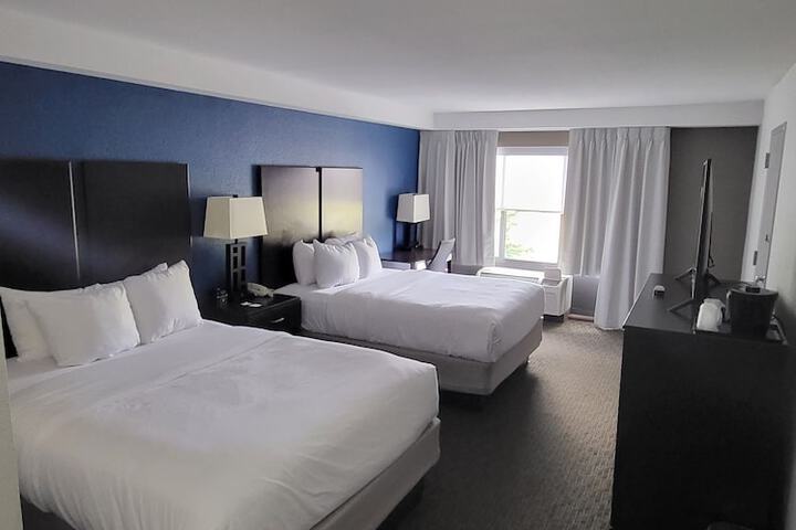Room 32 of 72