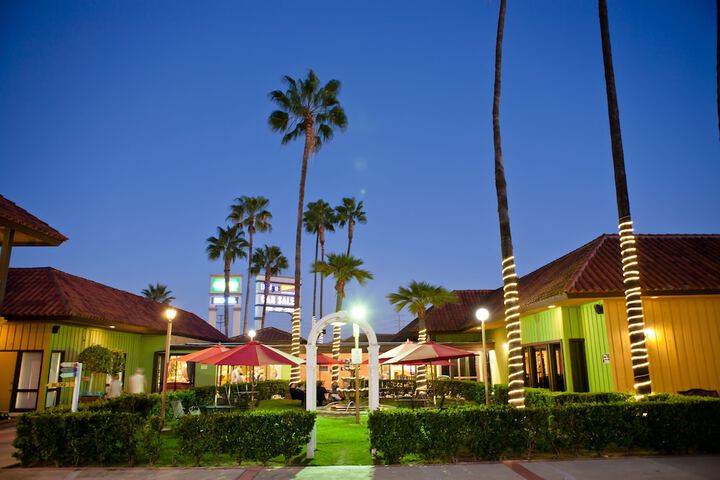 Hotel Exterior 19 of 19