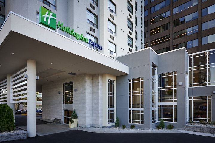 Hotel 7 of 41
