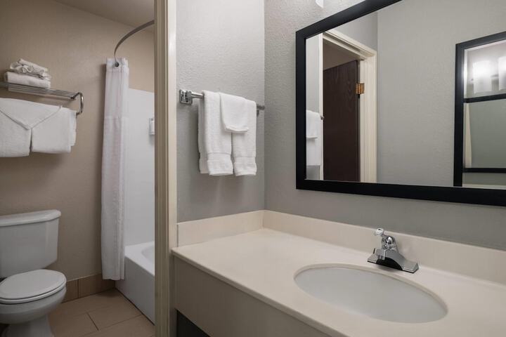 Baymont by Wyndham Waukesha