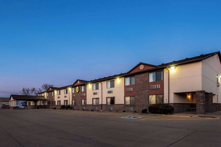 Super 8 by Wyndham Oelwein