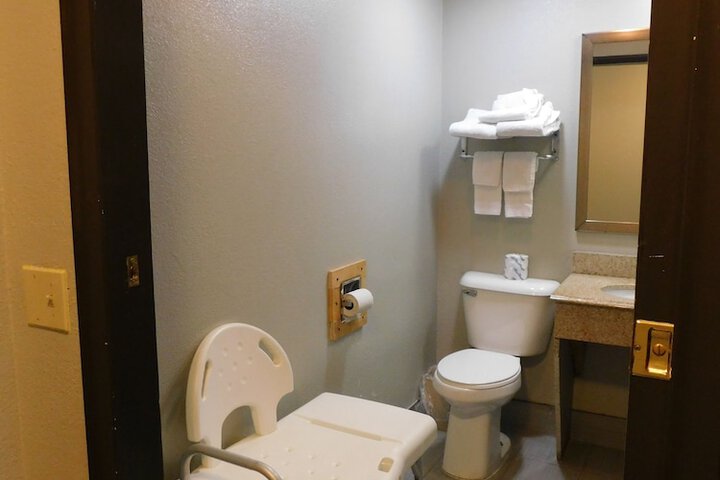 Room 93 of 102