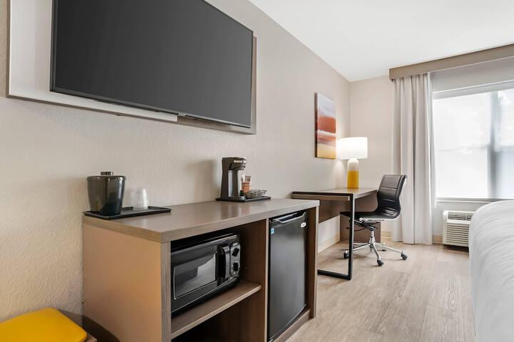 Comfort Inn & Suites Dothan Northside Plaza