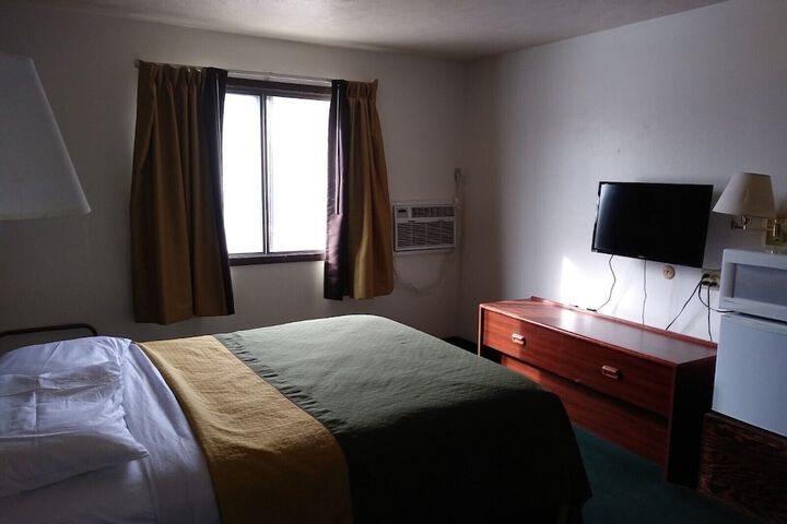 Room 7 of 32