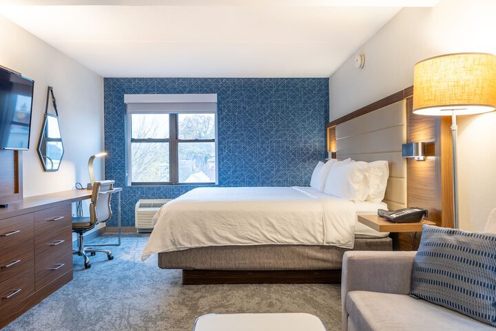 Room 32 of 45