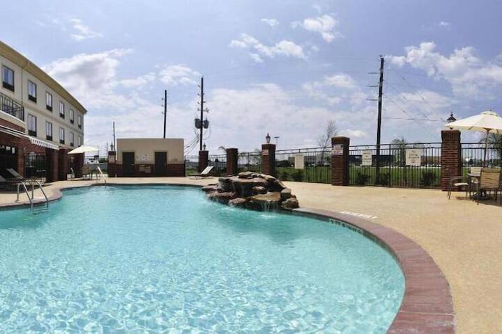 Pool 5 of 25