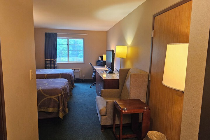 Room 42 of 49