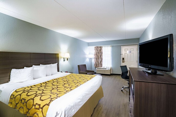 Room 9 of 17