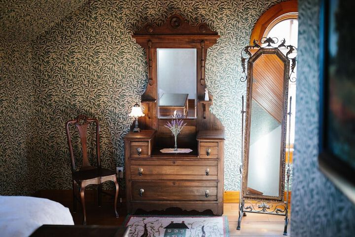 Room 18 of 46