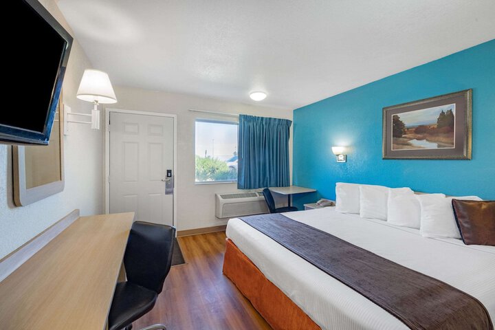 Room 44 of 52