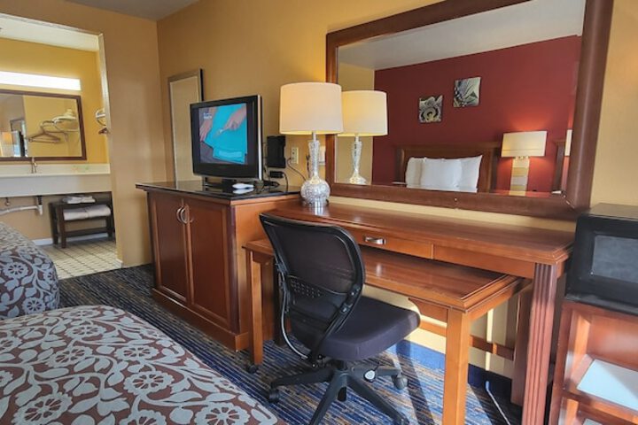 Olympic Inn & Suites