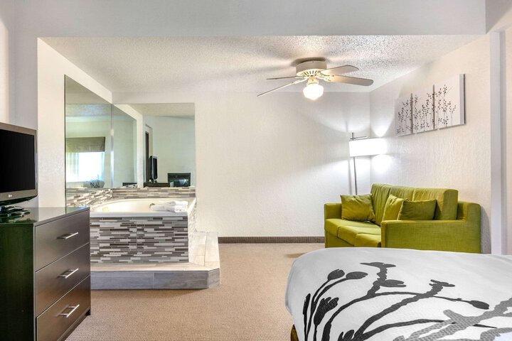 Room 22 of 43