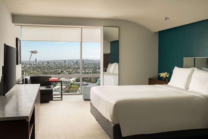 Room 43 of 61
