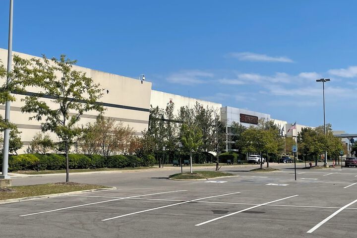Holiday Inn & Suites Farmington Hills - Detroit NW by IHG