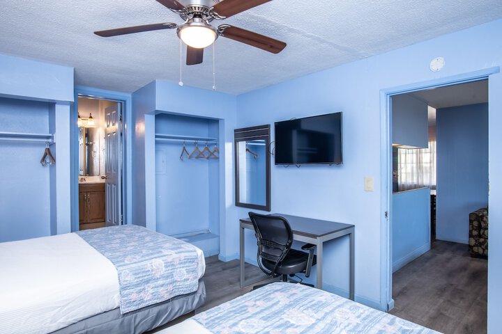 Room 70 of 92