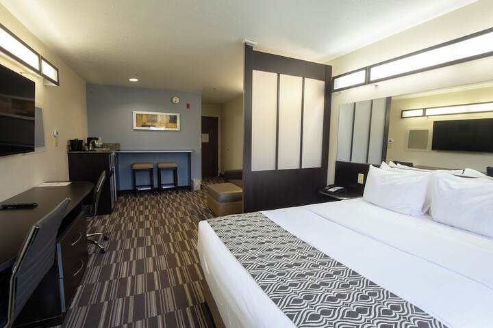 Room 17 of 46