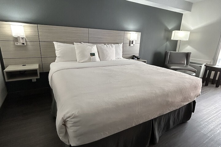 Room 35 of 64