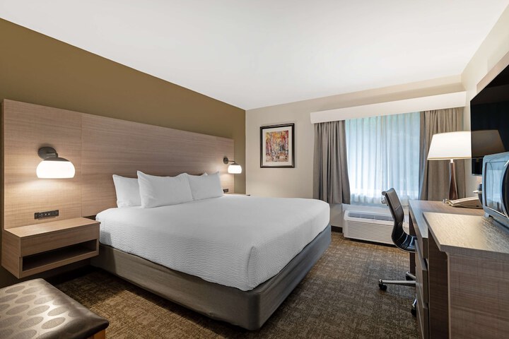 Best Western Plus Windjammer Inn & Conference Center