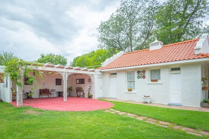 Hacienda Amor de Roswell