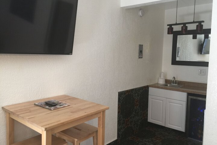 Room 29 of 38