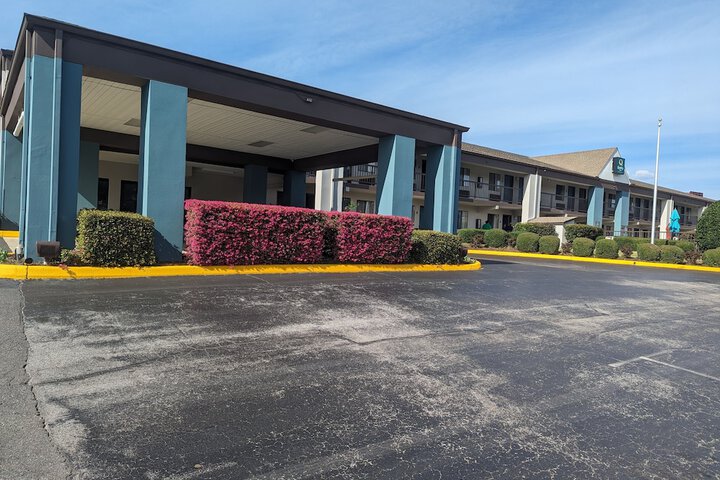 Hotel 3 of 67