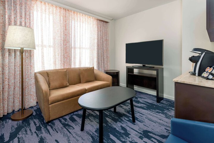 Room 11 of 25