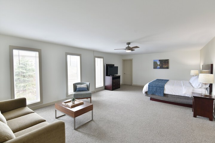 Room 42 of 59