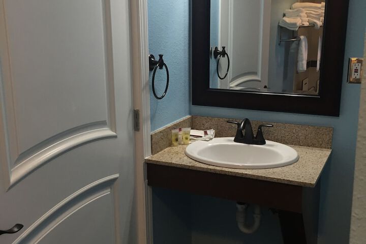 Dolphin Cove Motel