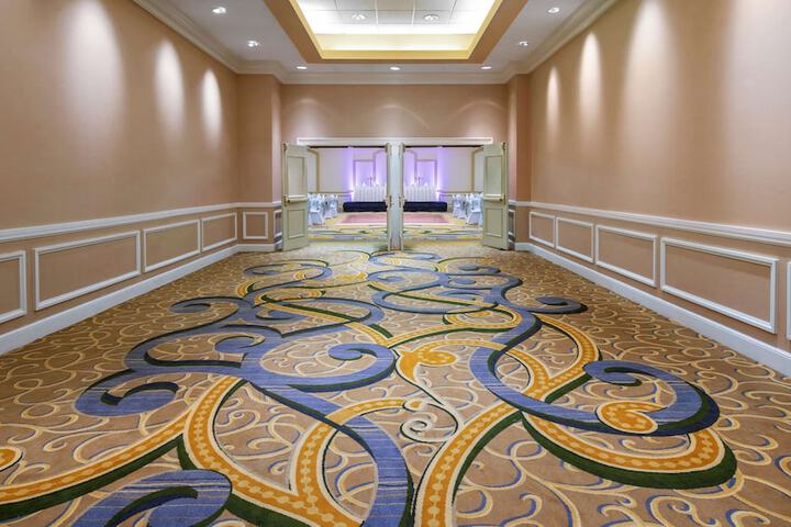 Hilton Indianapolis Hotel & Suites