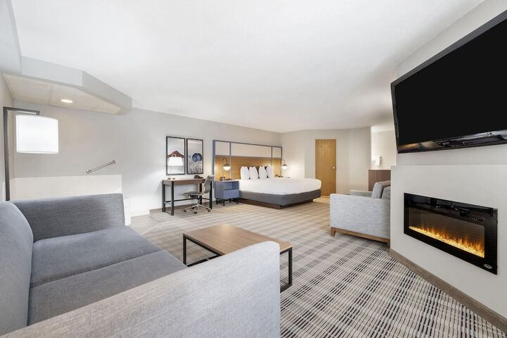 AmericInn by Wyndham Valley City - Conference Center