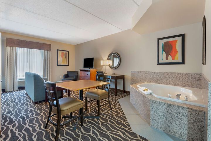 Room 20 of 33