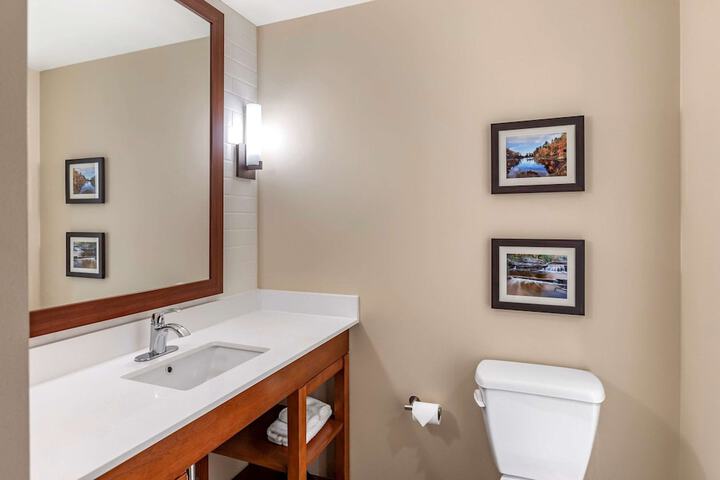 Room 32 of 47