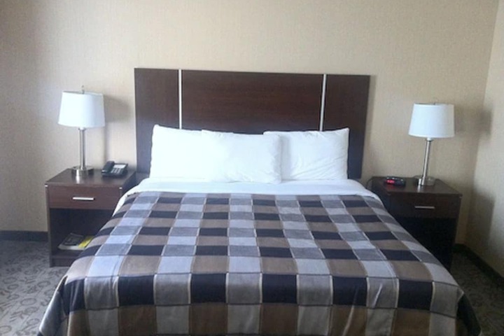 Days Inn by Wyndham Brampton