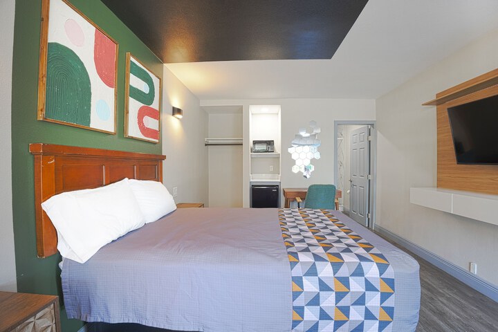 Room 105 of 126