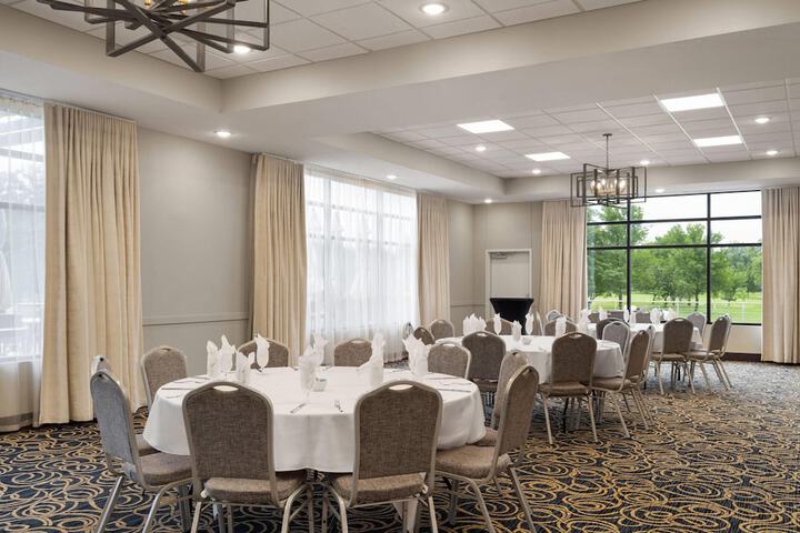 Little Crow Hotel & Conference Trademark by Wyndham