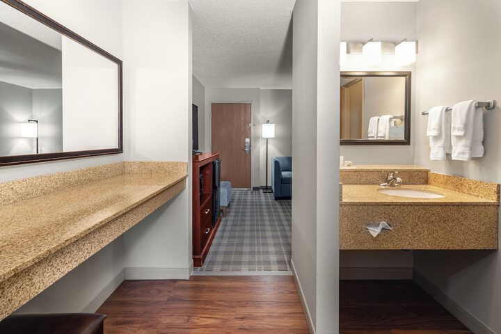 AmericInn by Wyndham Valley City - Conference Center