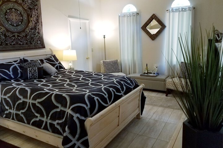 Room 11 of 25