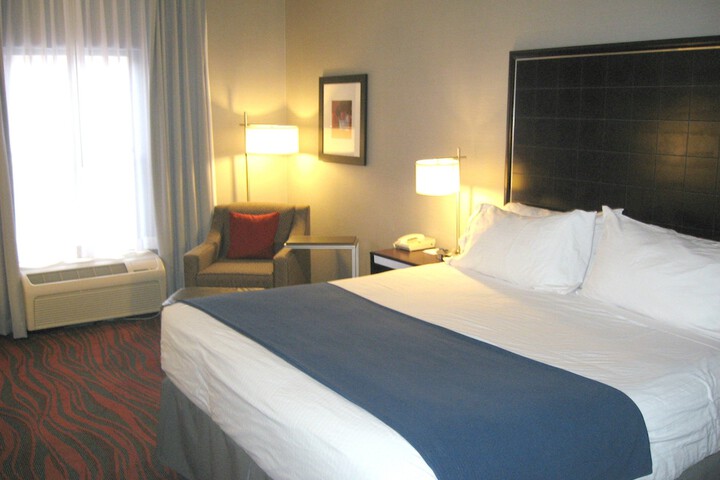 Room 8 of 23