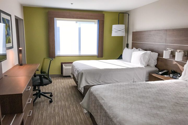 Room 15 of 36