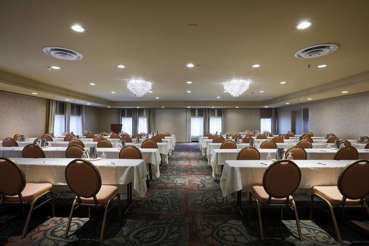 The Fort Garry Hotel Spa and Conference Centre, an Ascend Collection Hotel