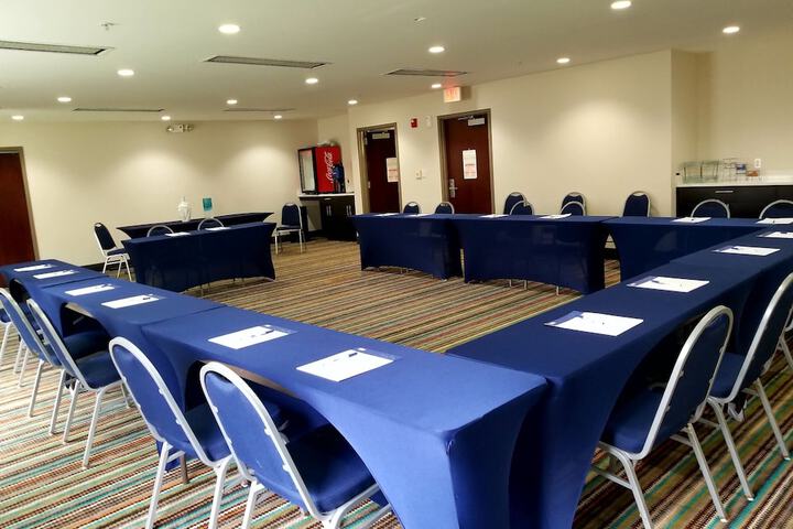 Holiday Inn Express Hotel & Suites Mebane by IHG